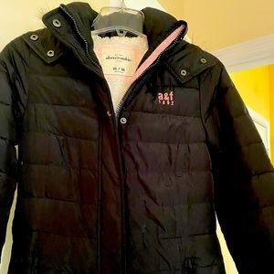 Girls Abercrombie Winter Coat- gently used. Size 15/16
